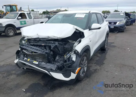 2022 Kia Seltos Lx z USA, uszkodzony, nr VIN KNDEPCAA7N7339136